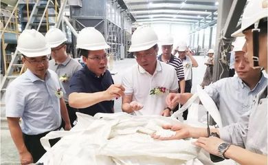 揚(yáng)中市威金斯肥業(yè)公司隆重開工，助力現(xiàn)代農(nóng)業(yè)發(fā)展